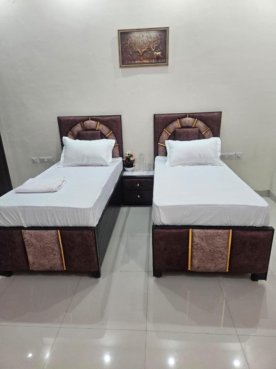 Ashirwaad 249 Bed and Breakfast Greater Noida Buitenkant foto