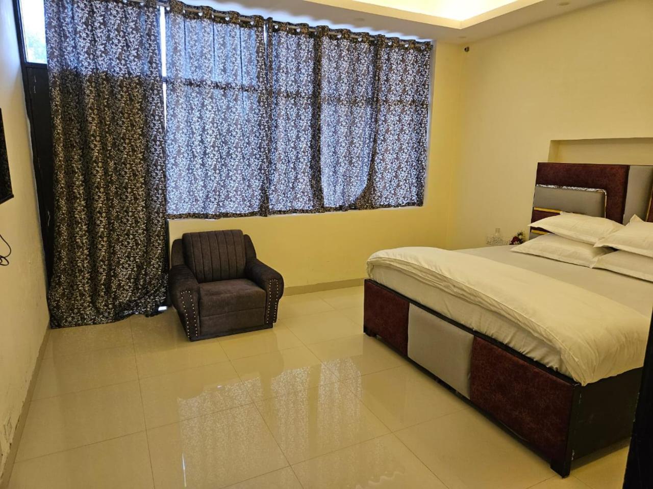 Ashirwaad 249 Bed and Breakfast Greater Noida Buitenkant foto