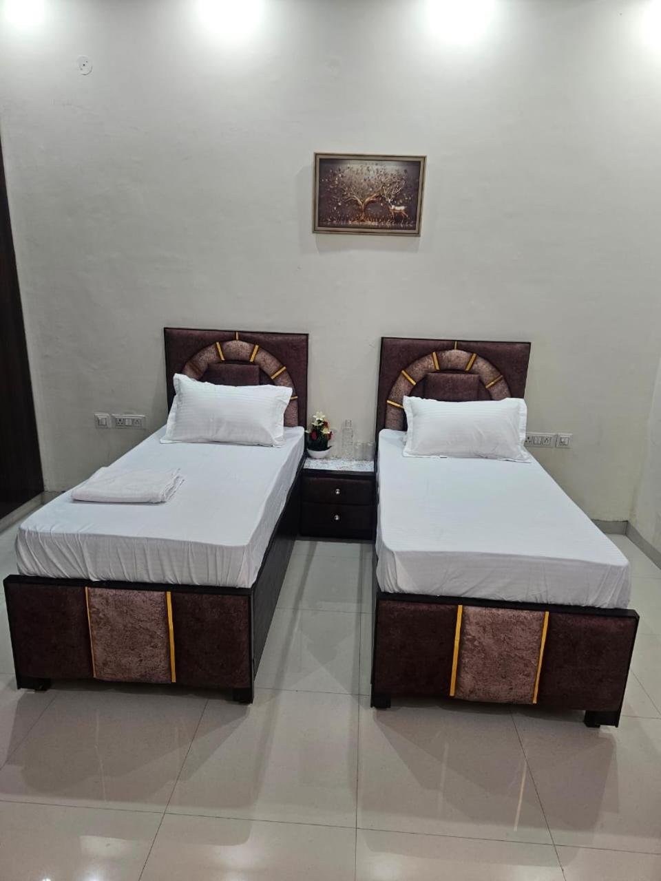 Ashirwaad 249 Bed and Breakfast Greater Noida Buitenkant foto